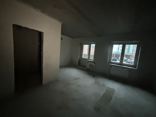 Купить --комнатную квартиру